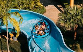 สแปลช บีช รีสอร์ต ไม้ขาว ภูเก็ต (มาตรฐาน SHA Plus+)